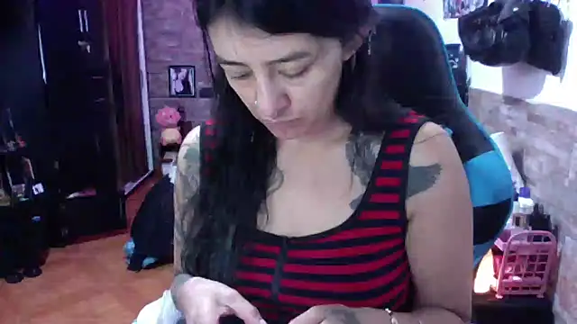 AngelaQueen  online show from 06/03/26, 04:01