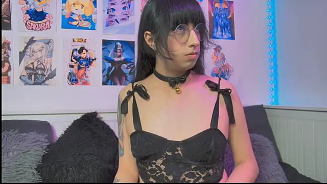 Snapshot of snowblack_ chatting on 06/20/26, 03:48 snowblack online show from 06/20/26, 03:48