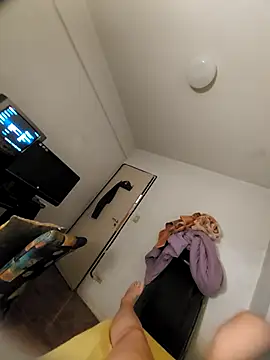 Snapshot of hotbiabrazil chatting on 12/15/25, 03:11 hotbiabrazil online show from 12/15/25, 03:11