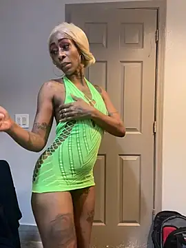 SlimBeenBadd1981 online show from 12/31/24, 02:47