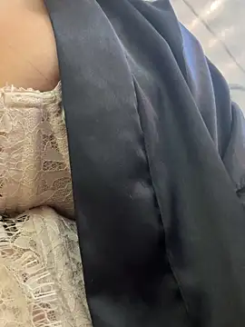 LunaBaker-1 online show from 12/01/25, 08:03