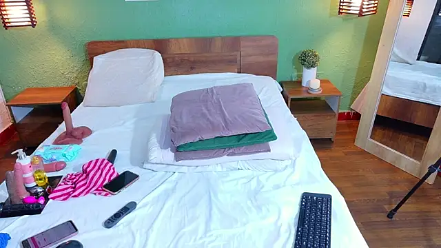 dannaahbrown online show from 12/18/25, 12:55