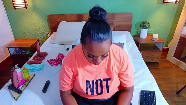 dannaahbrown online show from 03/28/26, 02:27