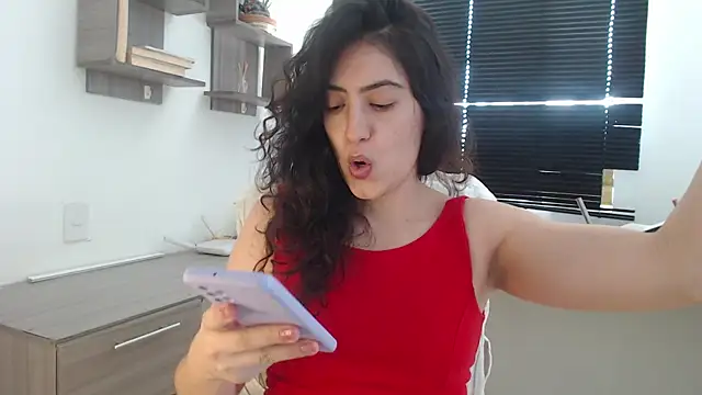 MIYESSI online show from 10/03/25, 05:54