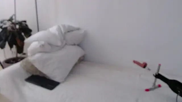 MIYESSI online show from 04/12/26, 07:19