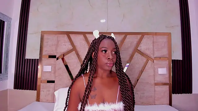 Athenea Mills online show from 09/18/25, 06:54