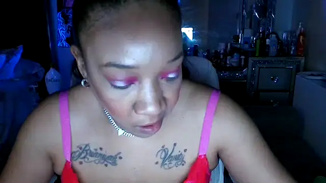 Snapshot of YasmineMinaj chatting on 02/15/25, 10:42 YasmineMinaj online show from 02/15/25, 10:42