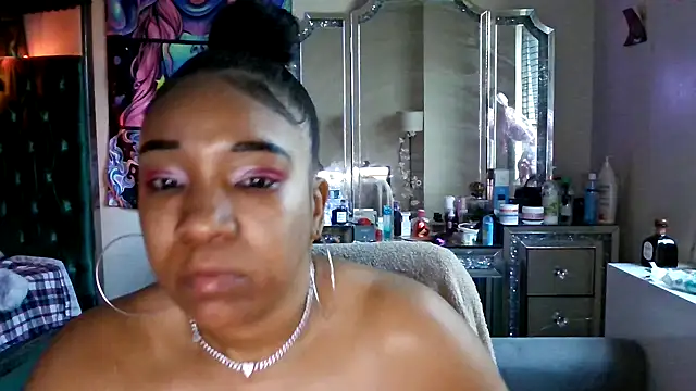 Snapshot of YasmineMinaj chatting on 03/08/25, 09:18 YasmineMinaj online show from 03/08/25, 09:18