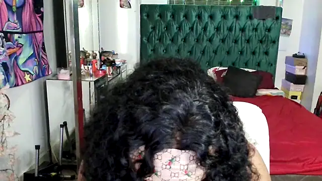 Snapshot of YasmineMinaj chatting on 09/18/25, 03:30 YasmineMinaj online show from 09/18/25, 03:30