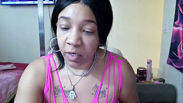 Snapshot of YasmineMinaj chatting on 11/14/25, 03:22 YasmineMinaj online show from 11/14/25, 03:22