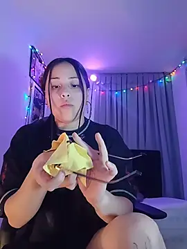 Snapshot of persefone_core chatting on 11/29/25, 11:30 persefone core online show from 11/29/25, 11:30