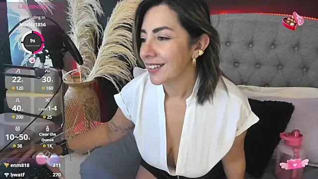 Isabella lt online show from 02/25/25, 05:25