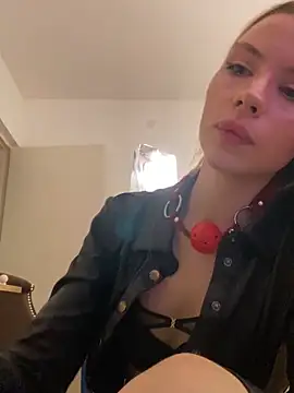 Snapshot of KittyKatyDream chatting on 05/21/26, 02:02 KittyKatyDream online show from 05/21/26, 02:02