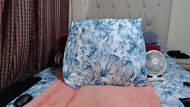 CHOCOLATEDARKBUSTYX online show from 10/09/25, 08:56