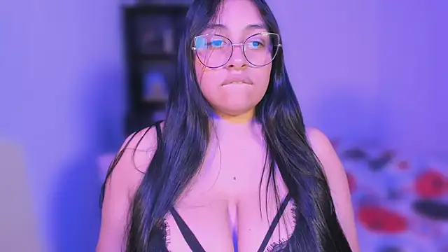 Snapshot of Soysofiarodrigu chatting on 03/05/25, 07:49 Soysofiarodrigu online show from 03/05/25, 07:49