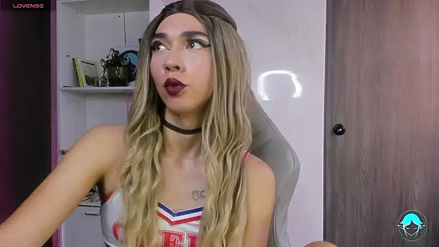 sofi elfqueen online show from 02/16/25, 10:54