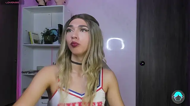 sofi elfqueen online show from 02/17/25, 02:09