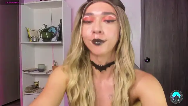 sofi elfqueen online show from 02/19/25, 02:55