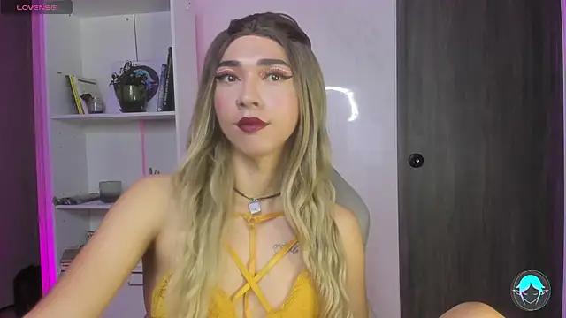 sofi elfqueen online show from 02/21/25, 12:27