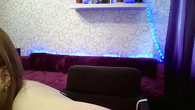 Snapshot of bariellass chatting on 03/10/25, 12:15 bariellass online show from 03/10/25, 12:15