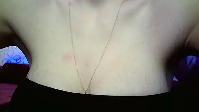 Snapshot of bariellass chatting on 09/16/25, 12:28 bariellass online show from 09/16/25, 12:28