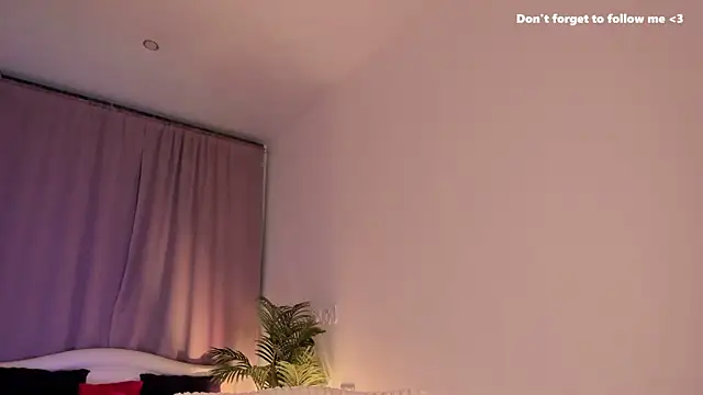 LauraCoy online show from 01/16/25, 03:23