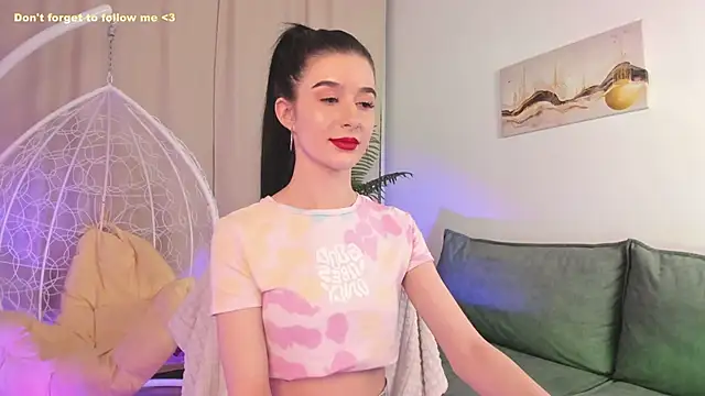 LauraCoy online show from 02/04/25, 02:28