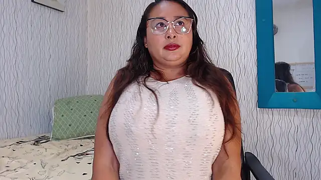 NadiaWhite online show from 01/24/25, 06:46