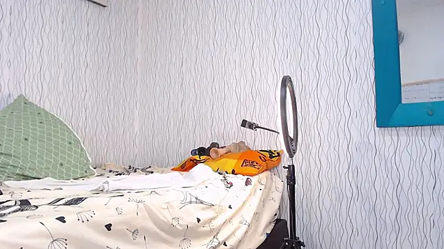 NadiaWhite online show from 02/18/25, 09:53