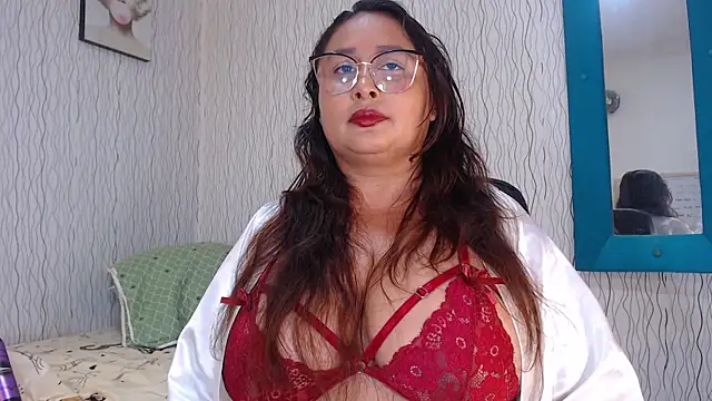 NadiaWhite online show from 02/22/25, 06:52