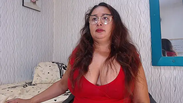 NadiaWhite online show from 03/14/25, 06:07