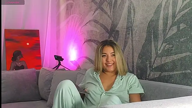 Snapshot of lily__foster chatting on 12/10/24, 07:37 lily foster online show from 12/10/24, 07:37