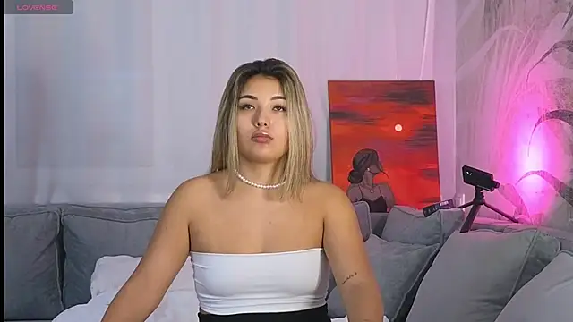 Snapshot of lily__foster chatting on 12/13/24, 02:21 lily foster online show from 12/13/24, 02:21