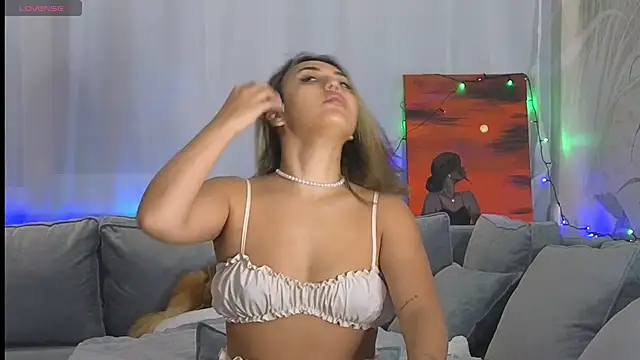 Snapshot of lily__foster chatting on 12/13/24, 03:43 lily foster online show from 12/13/24, 03:43