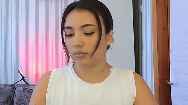 Snapshot of lily__foster chatting on 09/10/25, 12:05 lily foster online show from 09/10/25, 12:05