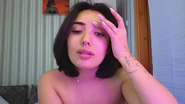 Snapshot of lily__foster chatting on 10/18/25, 07:09 lily foster online show from 10/18/25, 07:09