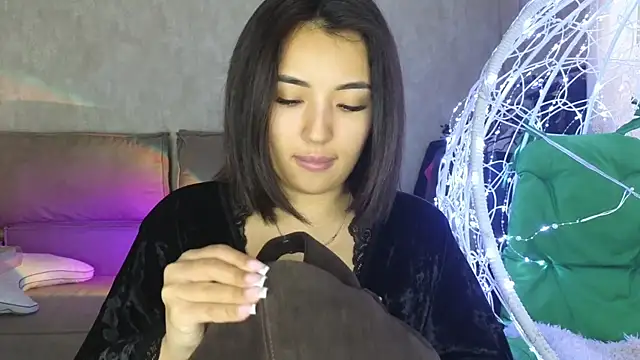 Snapshot of lily__foster chatting on 11/17/25, 11:16 lily foster online show from 11/17/25, 11:16