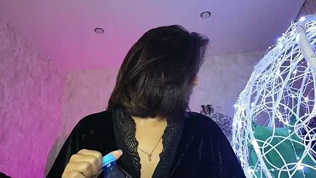 lily  foster online show from 12/19/25, 06:53