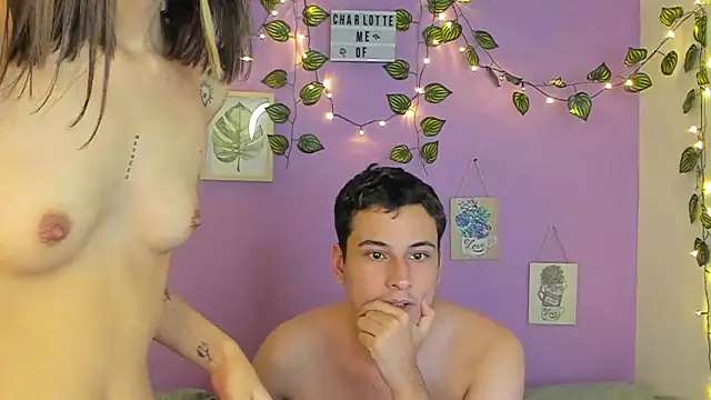 Snapshot of charlottte_queen chatting on 12/14/24, 01:06 charlottte queen online show from 12/14/24, 01:06