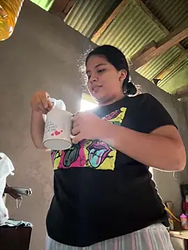 Snapshot of moncerrat_luna chatting on 03/15/25, 01:29 moncerrat luna online show from 03/15/25, 01:29