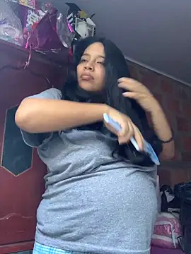 Snapshot of moncerrat_luna chatting on 09/28/25, 10:04 moncerrat luna online show from 09/28/25, 10:04