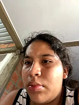 Snapshot of moncerrat_luna chatting on 11/19/25, 04:40 moncerrat luna online show from 11/19/25, 04:40