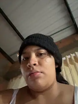 Snapshot of moncerrat_luna chatting on 11/28/25, 12:08 moncerrat luna online show from 11/28/25, 12:08