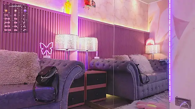 Emiily Scott1 online show from 12/10/24, 12:27