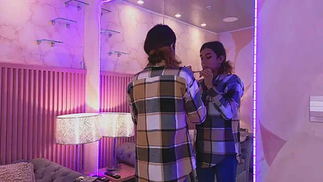 Emiily Scott1 online show from 01/17/25, 01:03