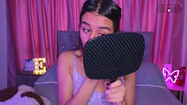 Emiily Scott1 online show from 10/30/25, 04:41