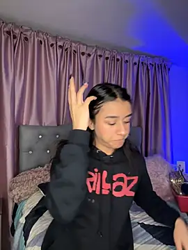 Emiily Scott1 online show from 04/15/26, 11:05