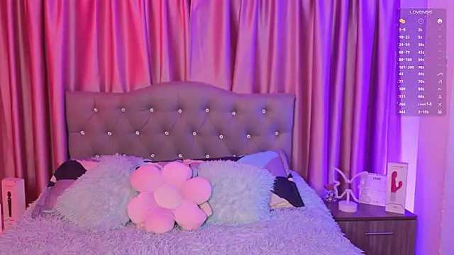Emiily Scott1 online show from 07/28/26, 03:57