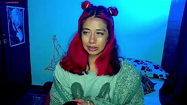 Snapshot of Roxanbunny1 chatting on 10/22/25, 02:45 Roxanbunny1 online show from 10/22/25, 02:45