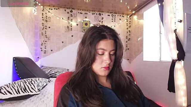 Snapshot of kisstarxxx chatting on 11/04/25, 10:20 kisstarxxx online show from 11/04/25, 10:20